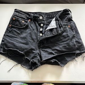 501 Levi’s denim shorts